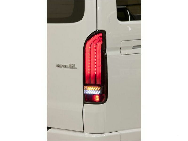200系ハイエース VALENTI LEDテールランプ REVO Type2 ハーフレッド