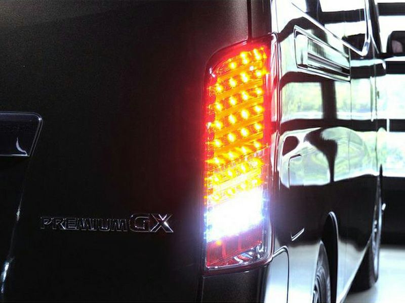 【極美品】 キャラバン ヴァレンティ led テールランプ不具合破損 無し ヴァレンティ（VALENTI） CARAVAN キャラバン NV350 LED テールランプ