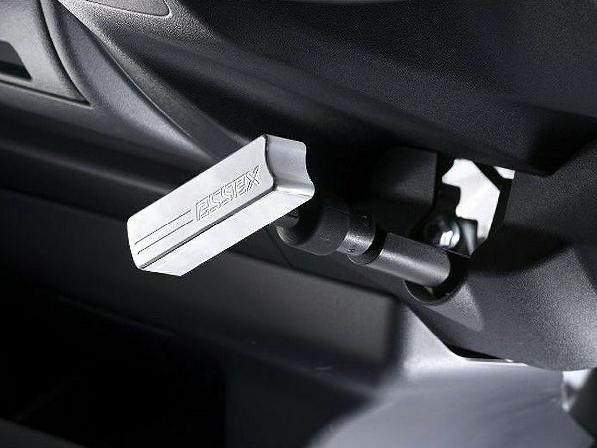 200系ハイエース ESSEX ビレットサイドブレーキカバー シルバー