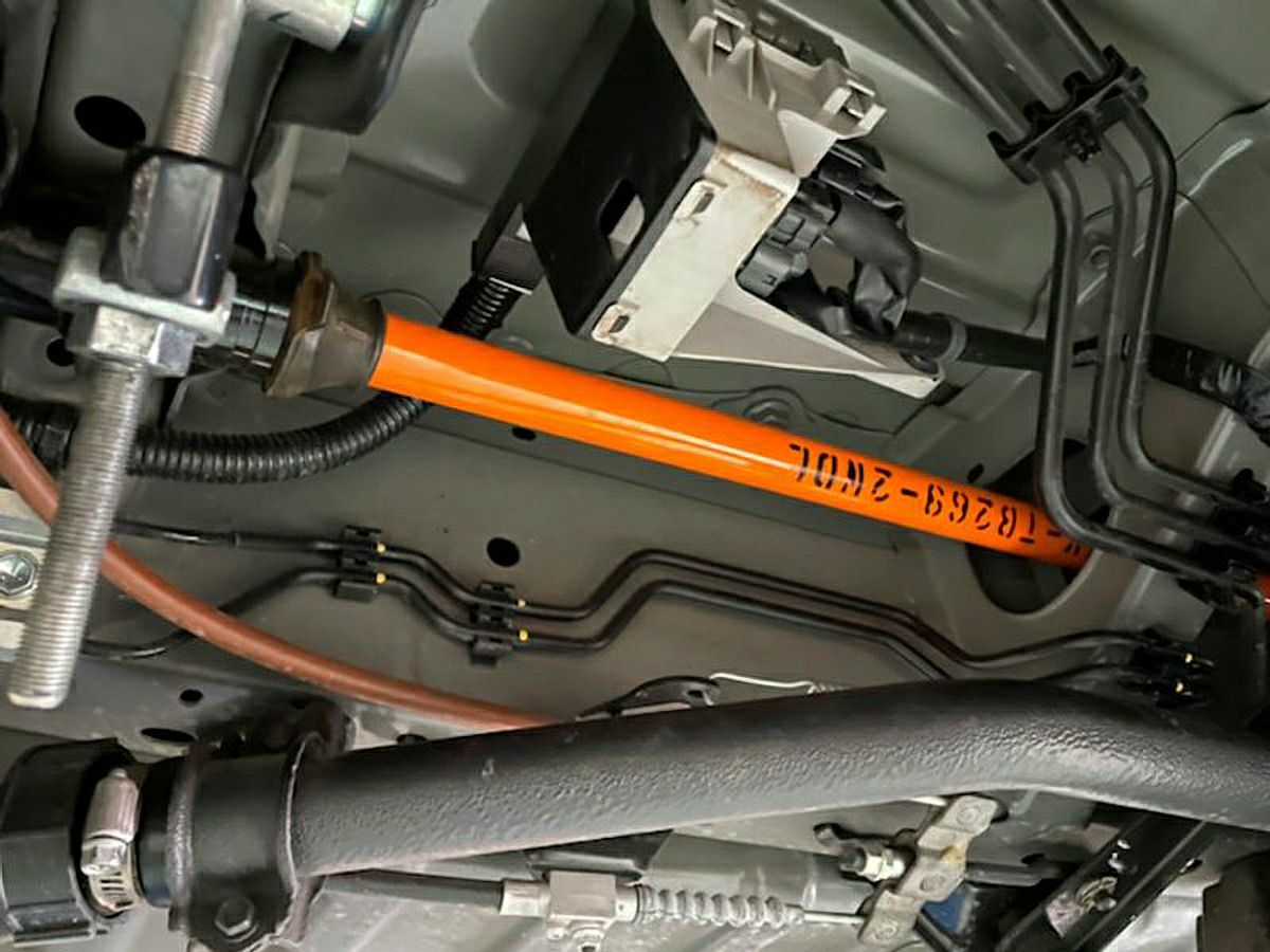 200系ハイエース ユーアイビークル 強化トーションバー | オグショー