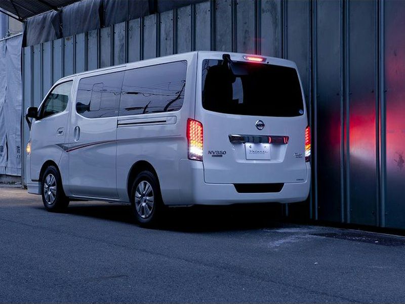 キャラバン VALENTI LEDハイマウントストップランプ | オグショー