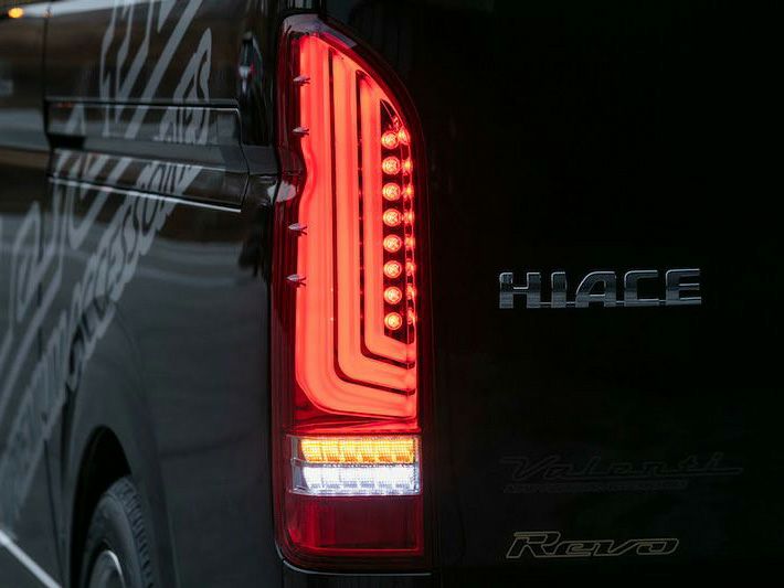 200系ハイエース VALENTI LEDテールランプ REVO Type3 ライトスモーク