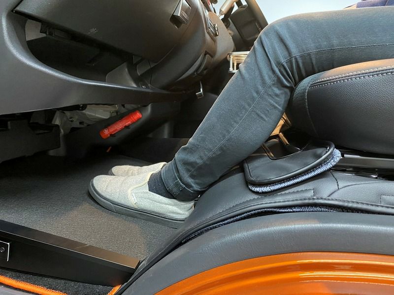 200系ハイエース 標準ボディ ESSEX フットアップフロアパネル