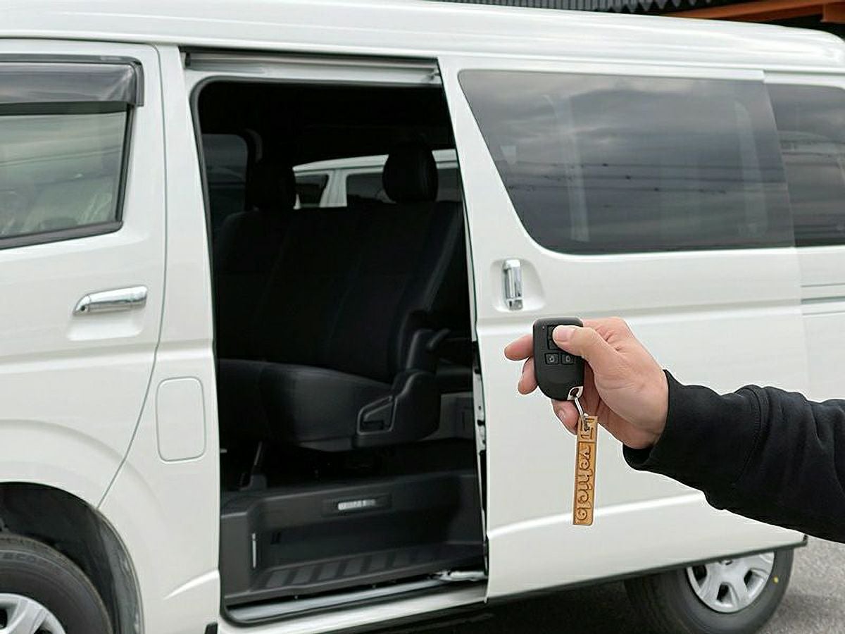 ハイエース 200系 標準 右サイド スライドドア 運転席側 シルバー 200系ハイエース ユーアイビークル パワースライドドア予約ロック