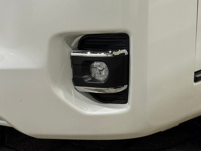 200系ハイエース 現行型 LEGANCE クロームベゼルフォグランプカバー
